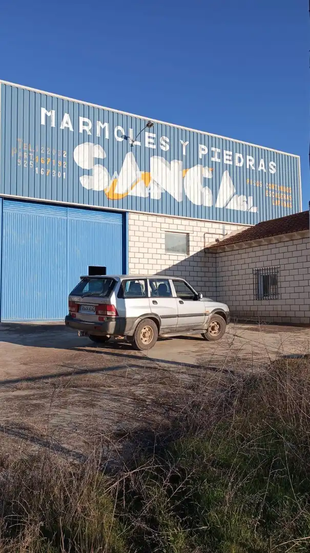 Vista exterior de Nave industrial en venta en Osa de la Vega