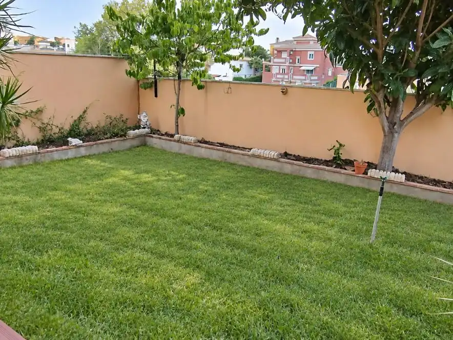 Jardí de Casa o xalet en venda en La Línea de la Concepción amb Aire condicionat