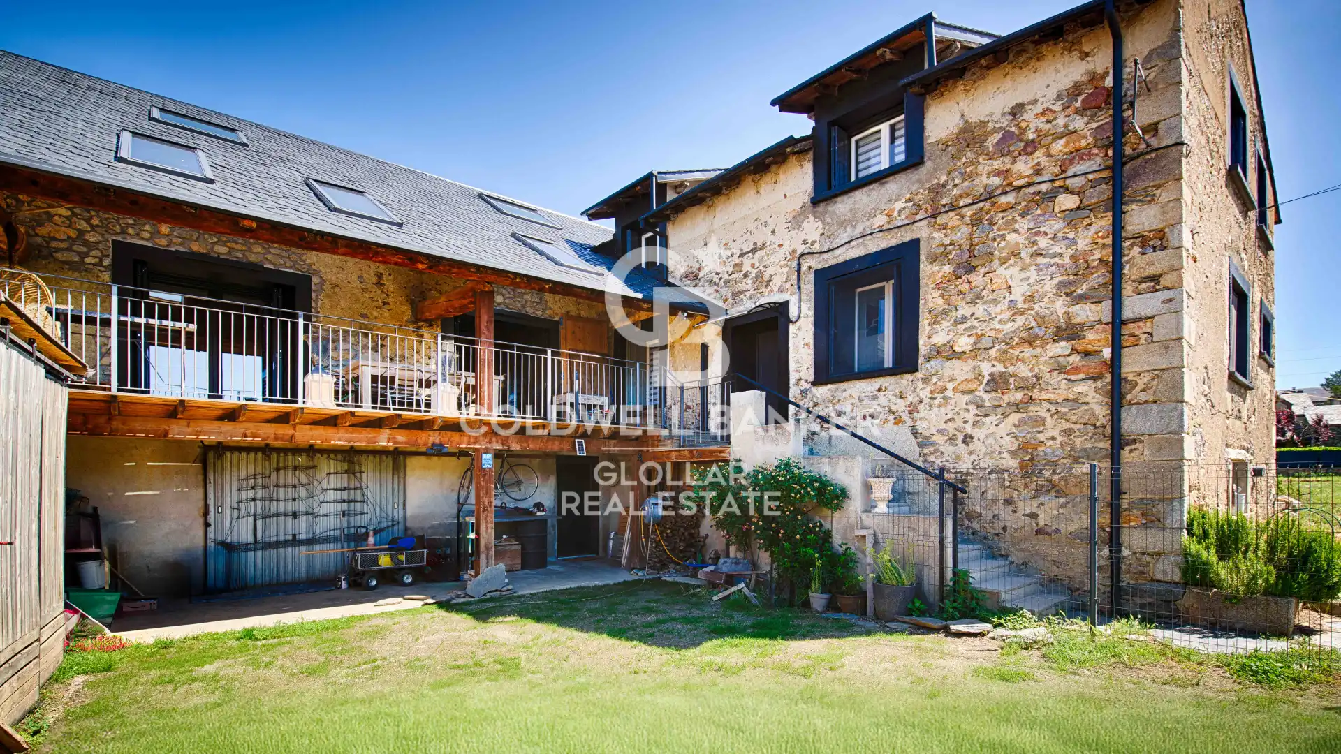 Vista exterior de Finca rústica en venta en Bourg - Madame con Calefacción, Jardín privado y Parquet