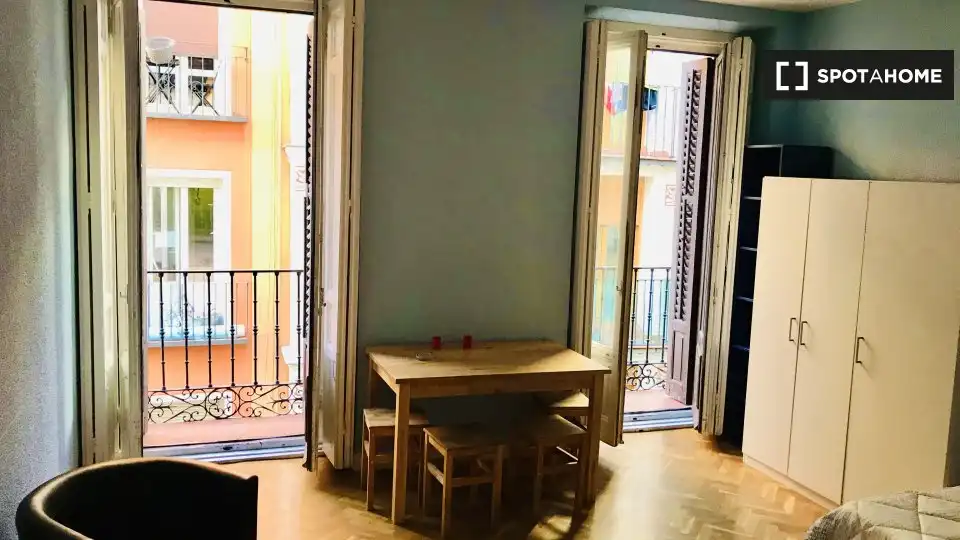 Habitació a Embajadores - Lavapiés