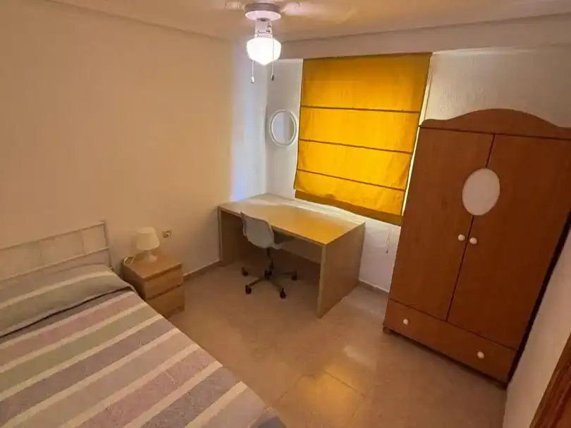 Schlafzimmer von Wohnung zur Miete in Burjassot mit Klimaanlage und Balkon
