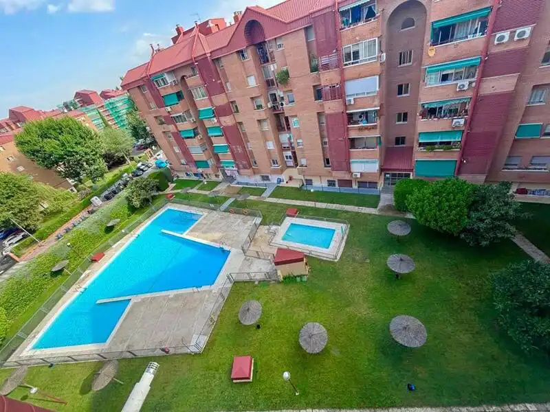 Swimming pool of Flat for sale in Torrejón de Ardoz  with Heating, Terrace and Storage room