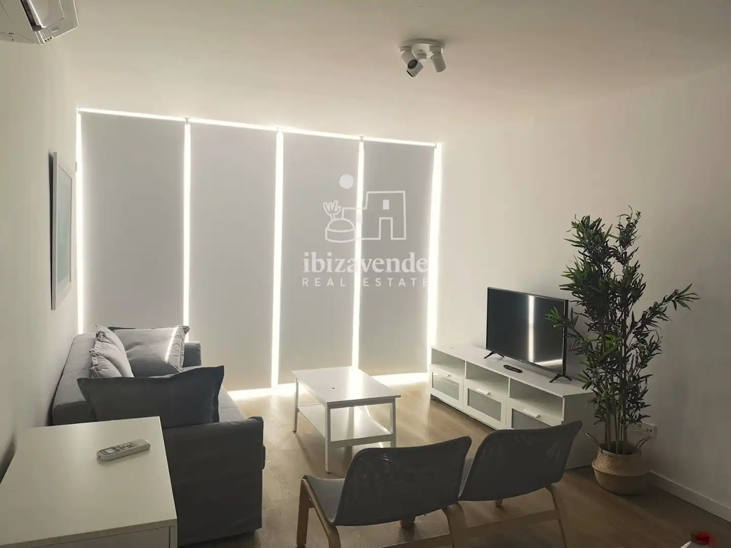 Sala d'estar de Pis de lloguer en Eivissa amb Aire condicionat, Calefacció i Terrassa