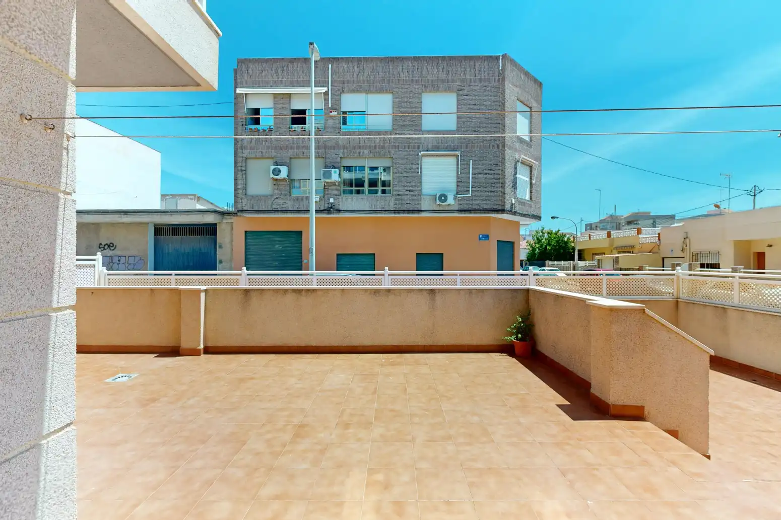 Außenansicht von Wohnung zum Verkauf in Cartagena mit Privatgarten, Terrasse und Abstellraum
