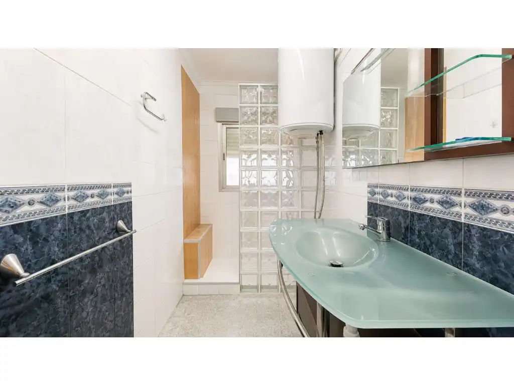 Bathroom of Flat for sale in Córdoba