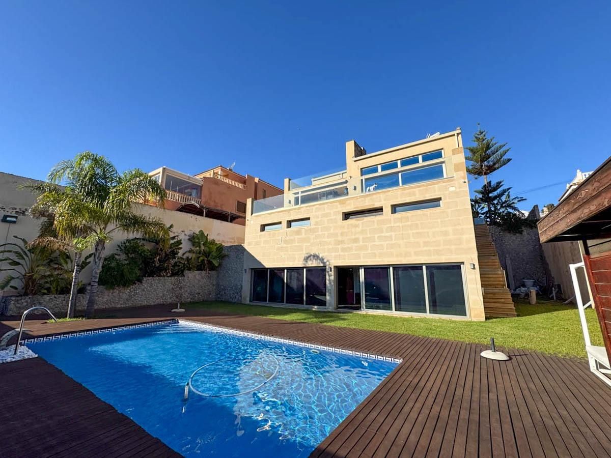 Piscina de Casa o xalet de lloguer en Torrevieja amb Aire condicionat, Calefacció i Terrassa