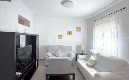 Living room of Single-family semi-detached for sale in Badajoz Capital  with Air Conditioner and Terrace