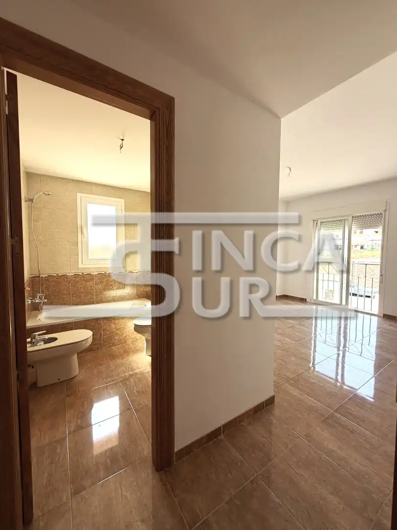 Piso en venta en Roquetas de Mar con Balcón