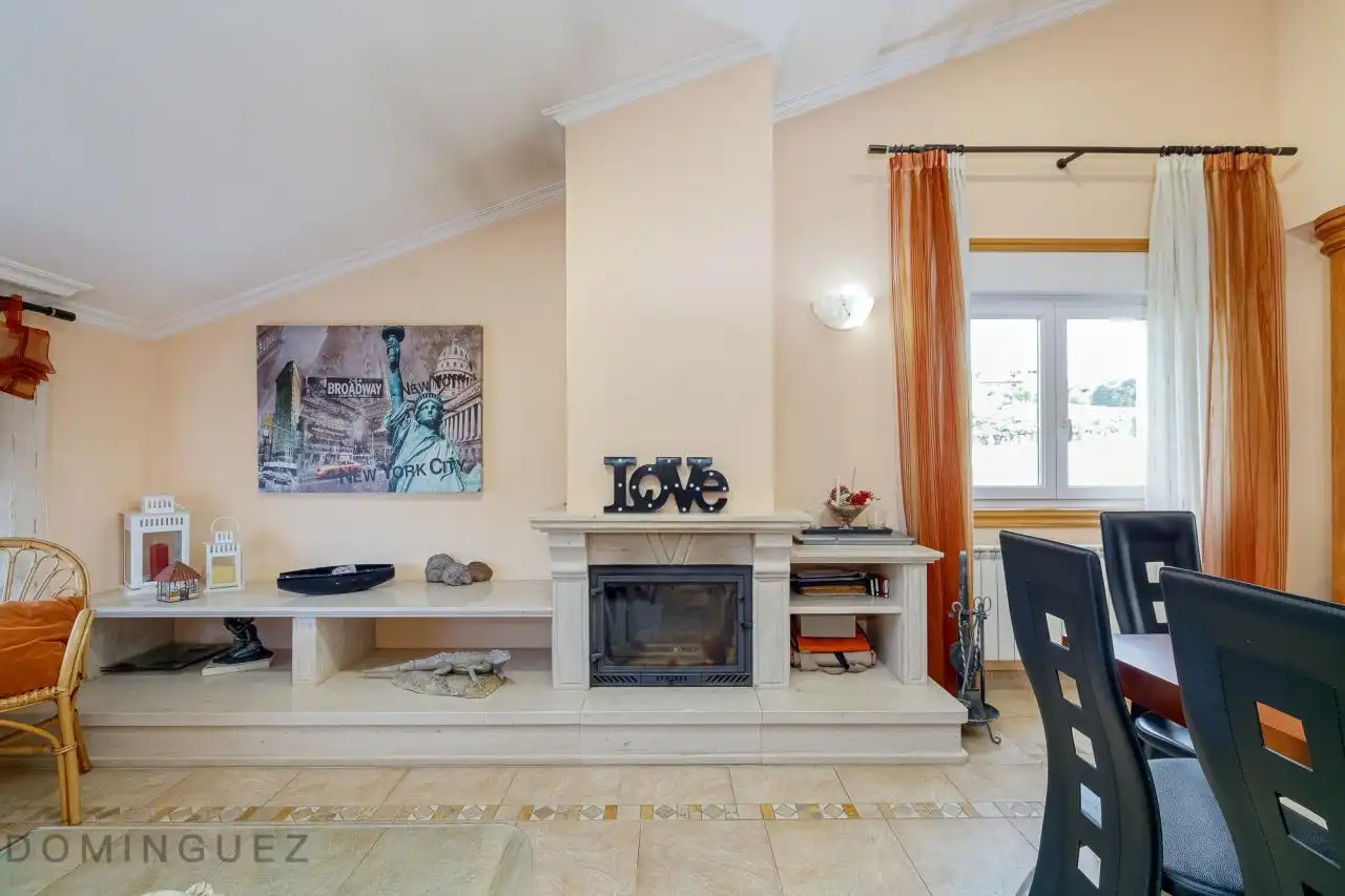 Sala de estar de Casa o chalet en venta en Vigo  con Calefacción, Jardín privado y Parquet