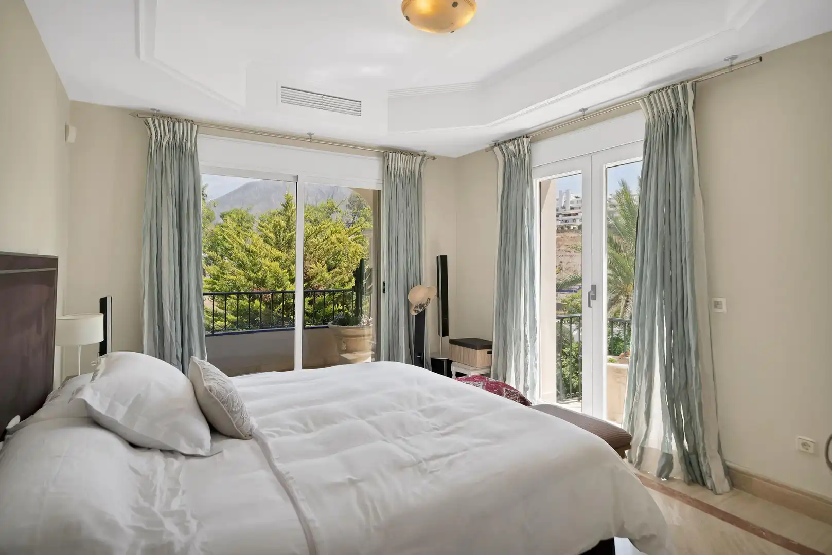 Bedroom of Apartments for sale in Marbella  with Air Conditioner, Heating and Private garden
