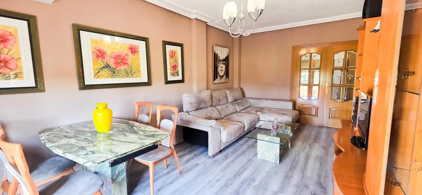 Sala de estar de Piso de alquiler en Elche / Elx con Aire acondicionado, Amueblado y Balcón