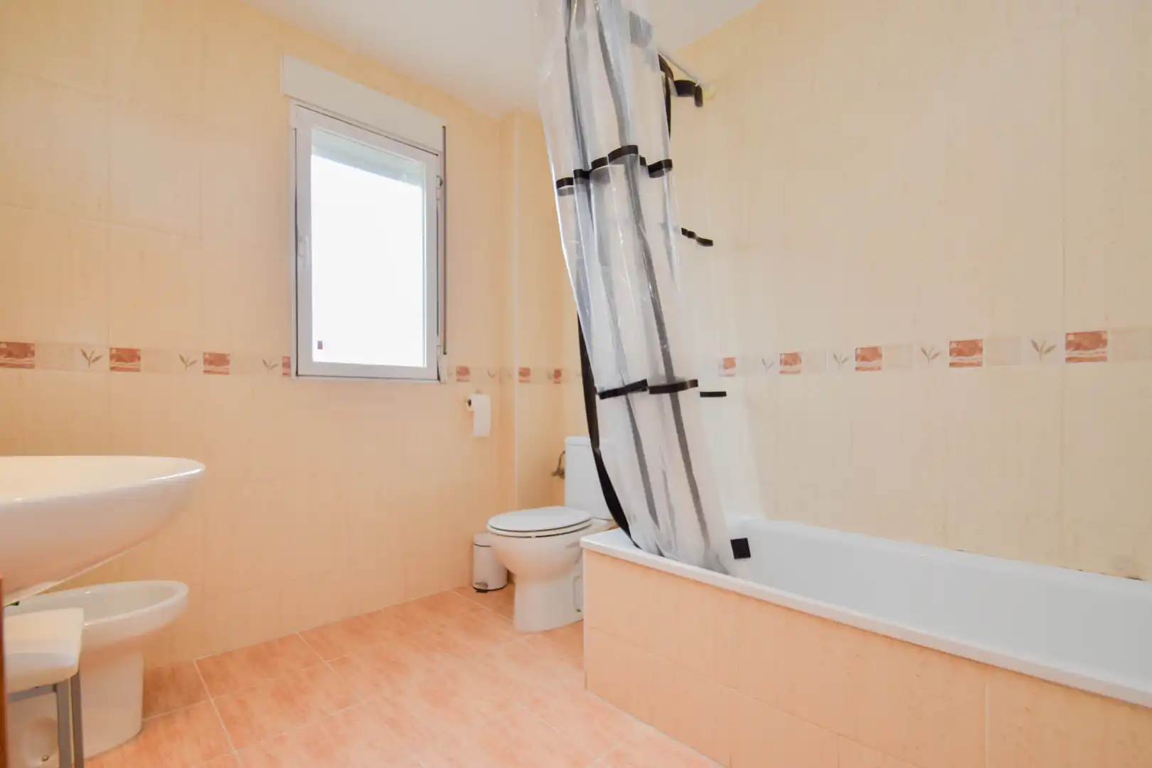 Bathroom of Duplexes for sale in Cúllar Vega  with Air Conditioner, Heating and Terrace