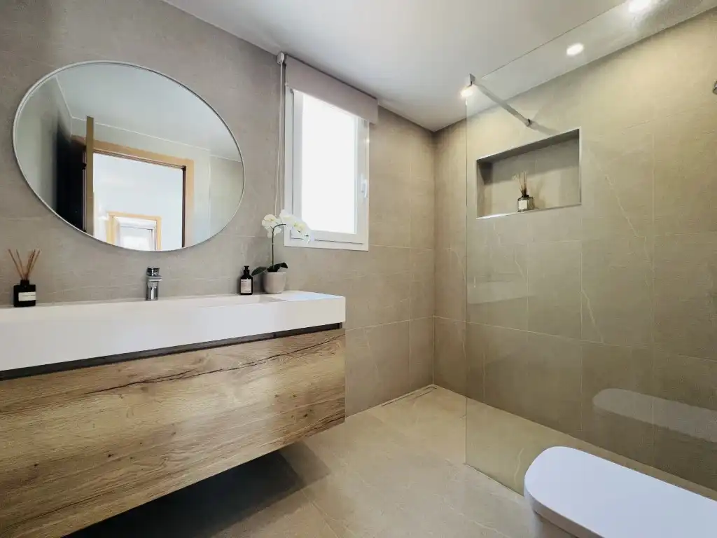 Bathroom of Houses for sale in Calvià  with Air Conditioner, Heating and Private garden