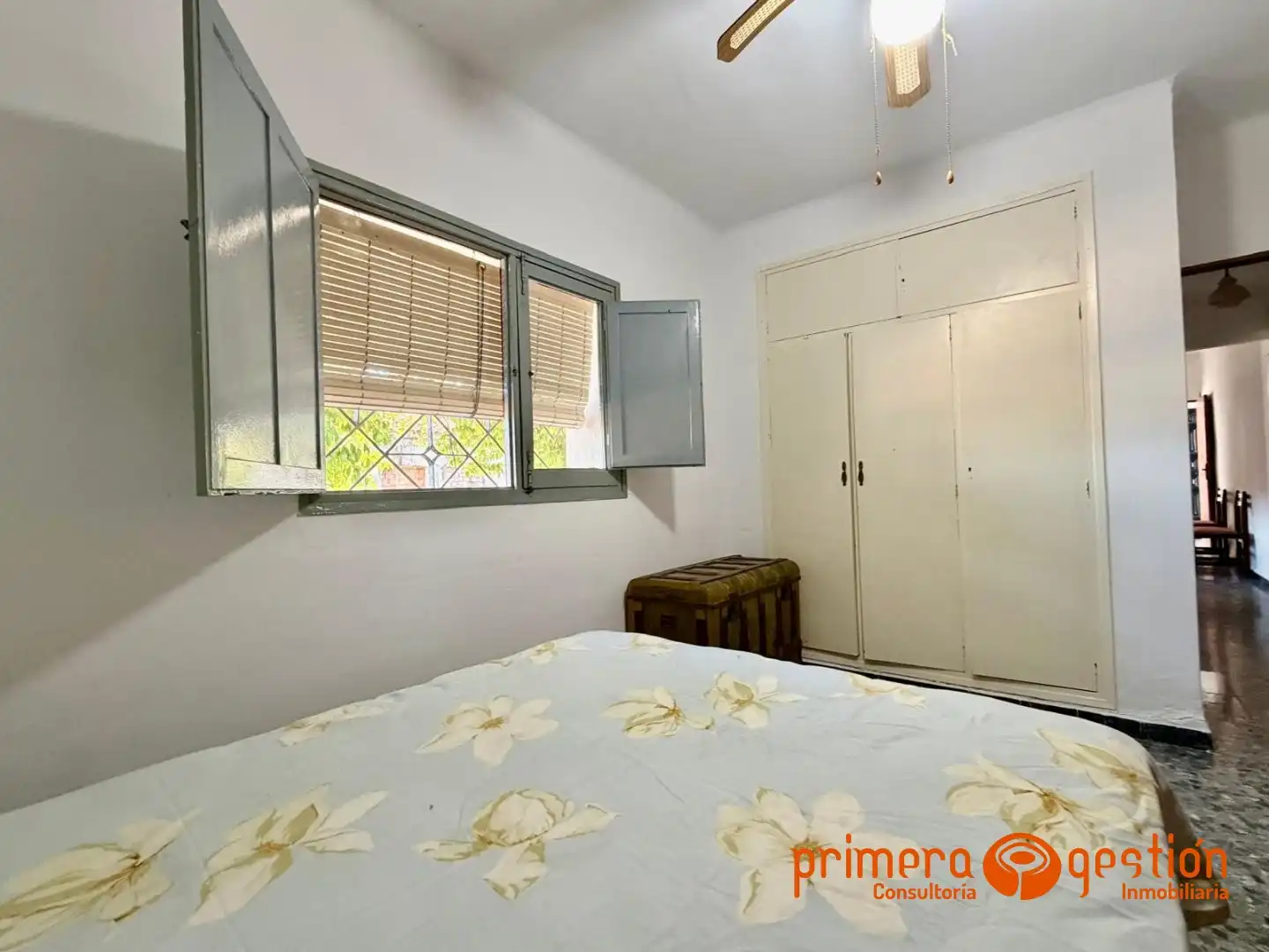 Habitación de Casa o chalet en venta en Lora del Río con Trastero y Amueblado
