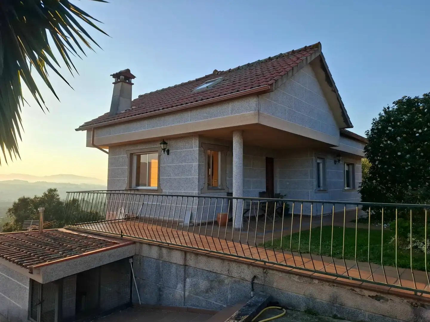 Vista exterior de Casa o xalet en venda en As Neves   amb Calefacció, Jardí privat i Terrassa