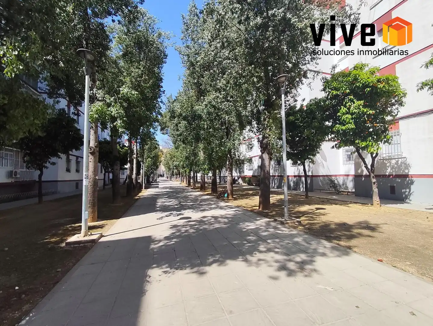 Exterior view of Flat for sale in Sevilla  with Air Conditioner