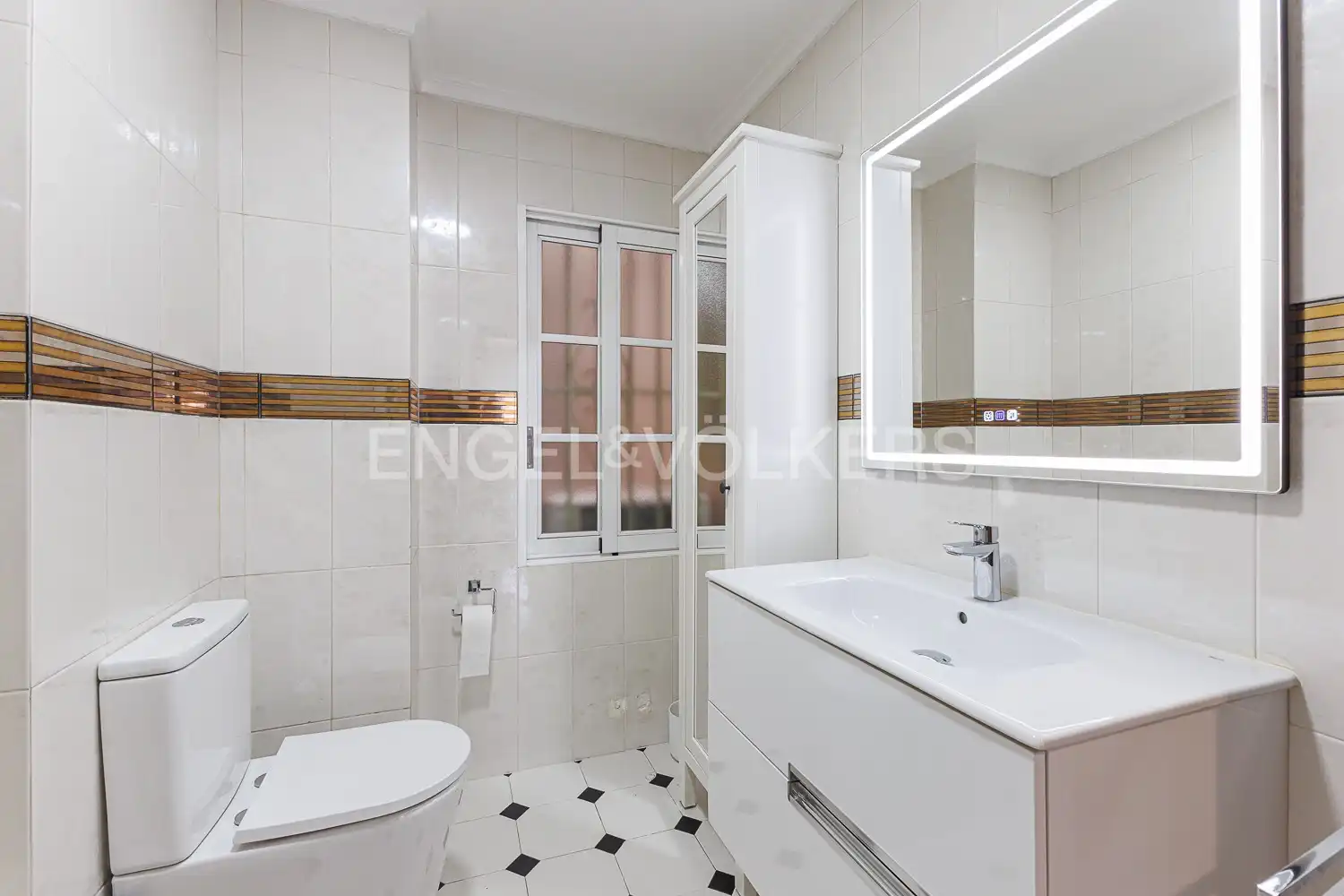 Badezimmer von Wohnung zur Miete in Valencia mit Klimaanlage, Heizung und Terrasse