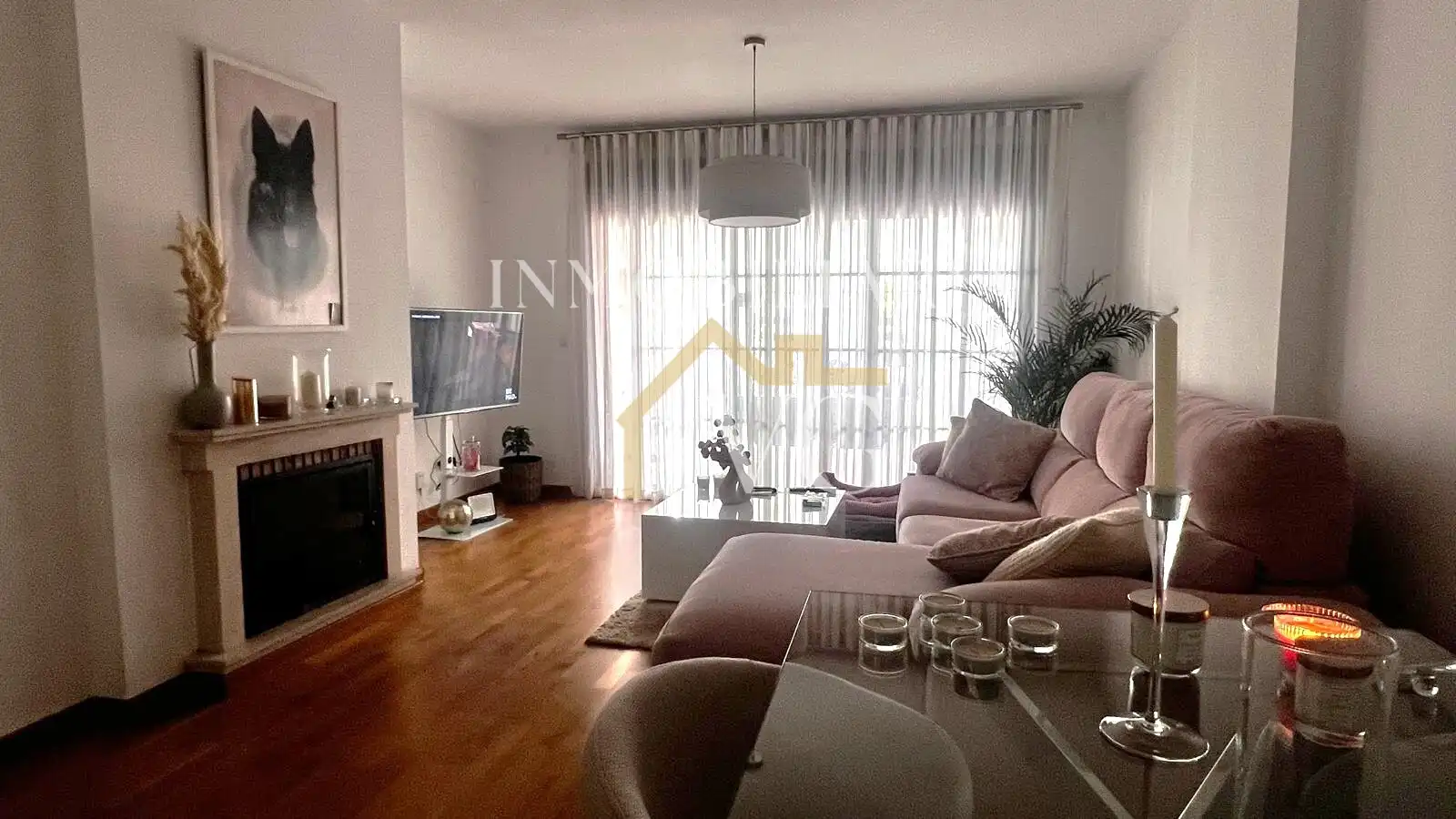 Sala d'estar de Pis en venda en Guillena amb Parquet, Traster i Piscina