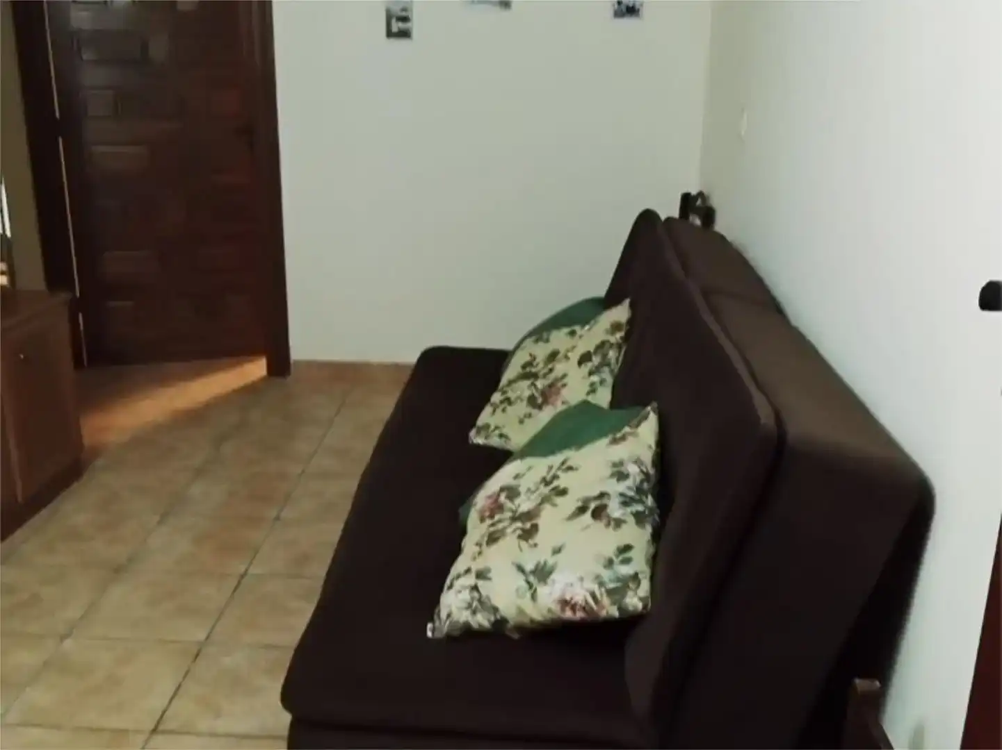 Sala d'estar de Casa adosada en venda en Carenas amb Aire condicionat, Moblat i Balcó