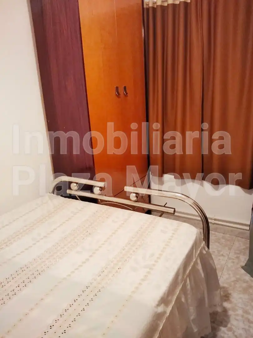 Dormitori de Casa o xalet en venda en Aldehuela de Yeltes amb Jardí privat