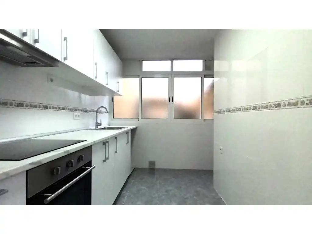 Flat for sale in Calle Vint-I-U, imagen 3