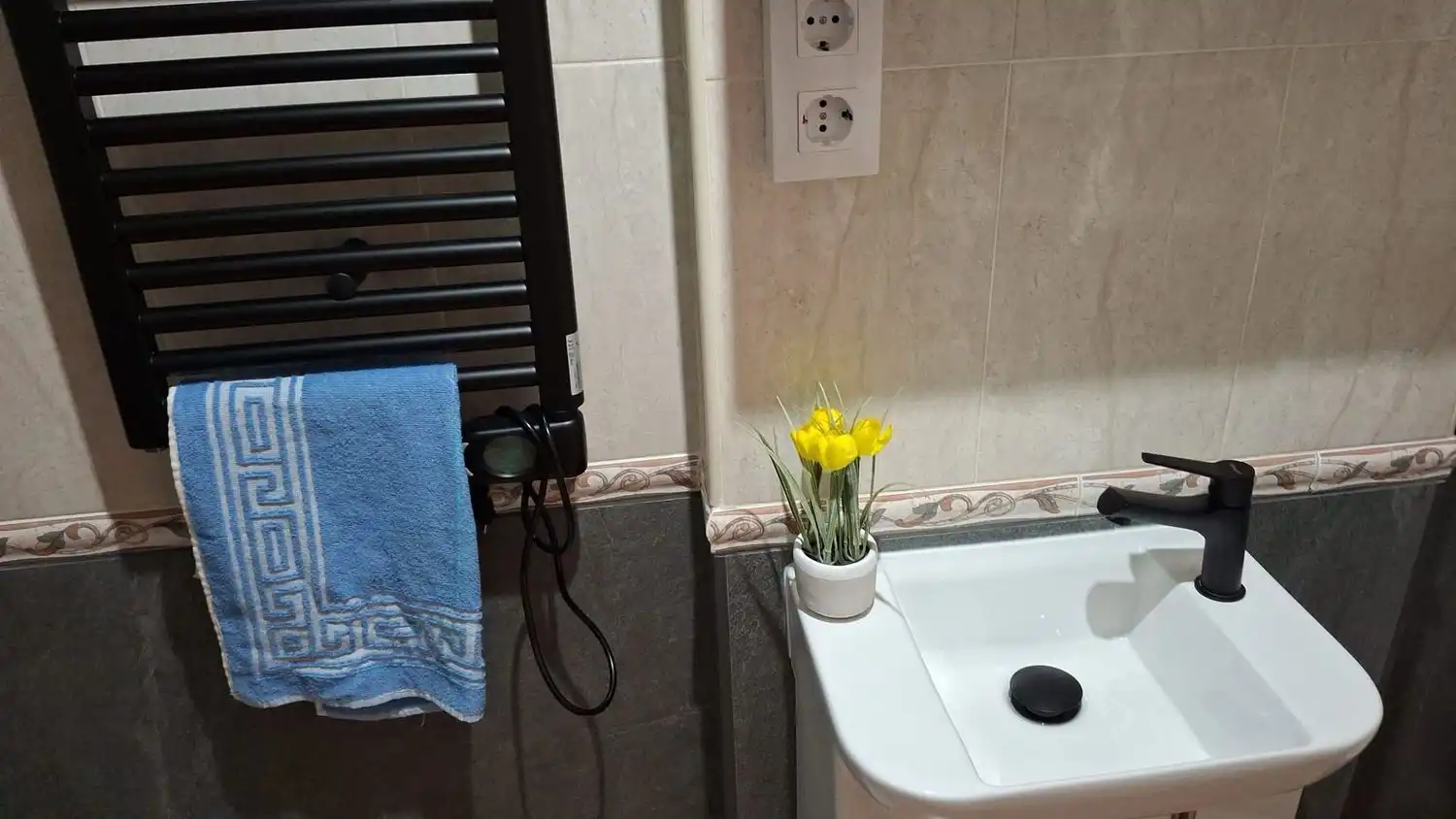 Baño de Piso en venta en A Cañiza   con Calefacción y Trastero