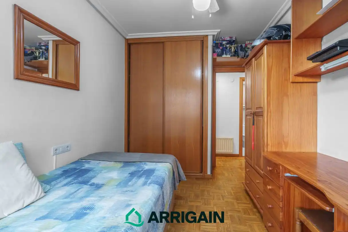 Habitación de Piso en venta en Donostia - San Sebastián  con Calefacción, Trastero y Balcón