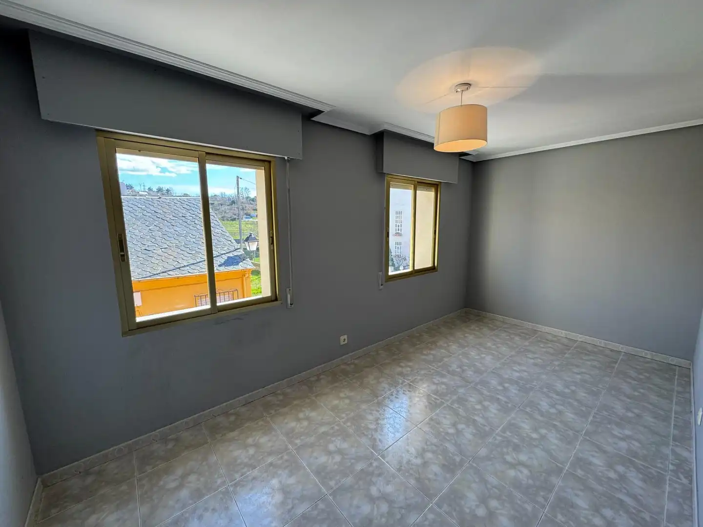 Dormitori de Casa o xalet en venda en Ponferrada amb Aire condicionat, Calefacció i Terrassa