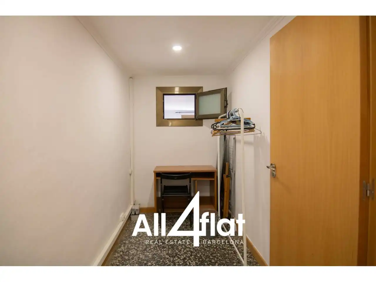 Flat for rent in Barcelona  with Air Conditioner, Heating and Furnished