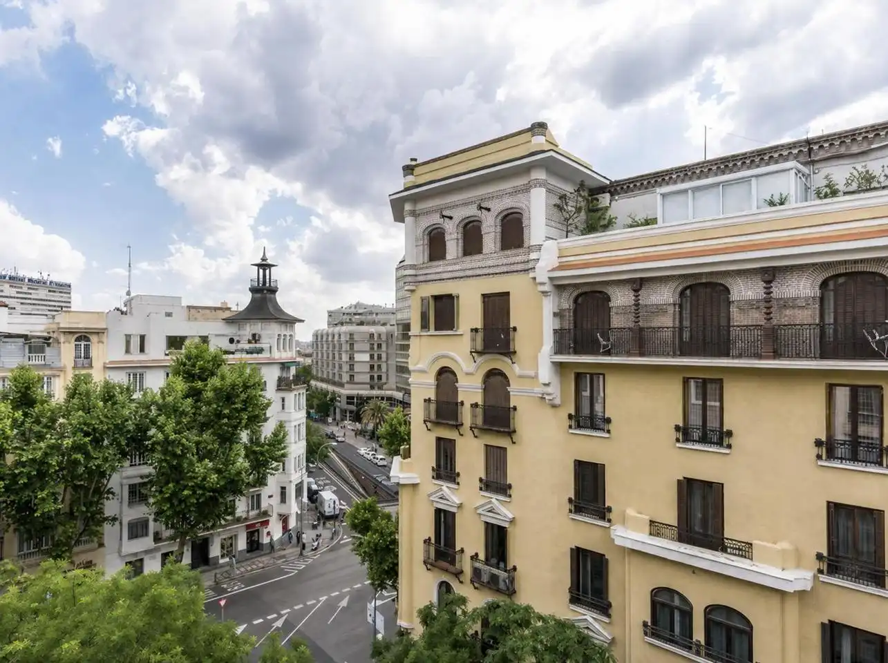Appartement avec ascenseur à louer à Calle de Guzmán el Bueno, imagen 3