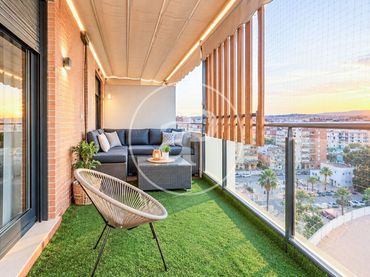 Penthouse mit Balkon zum Verkauf in Casc Urbà