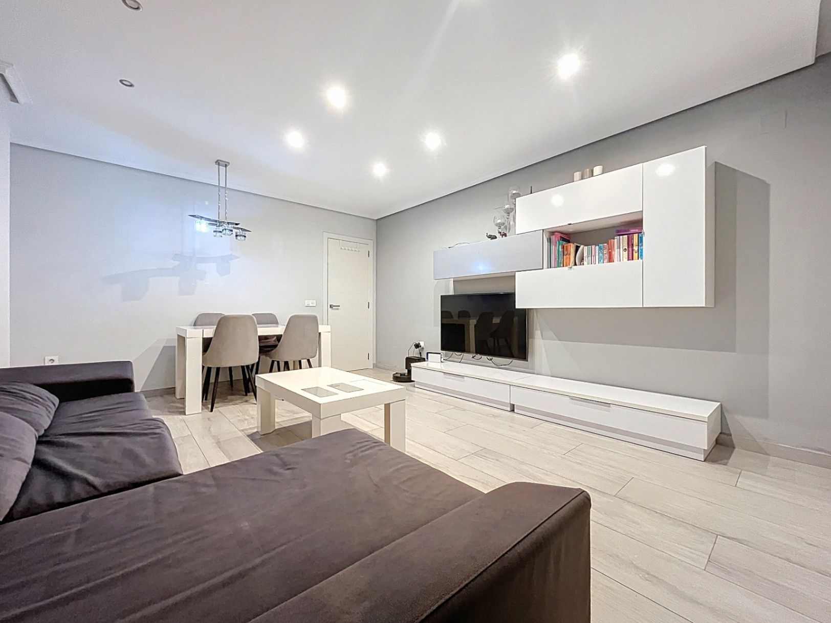 Sala d'estar de Pis en venda en L'Alfàs del Pi amb Aire condicionat i Terrassa