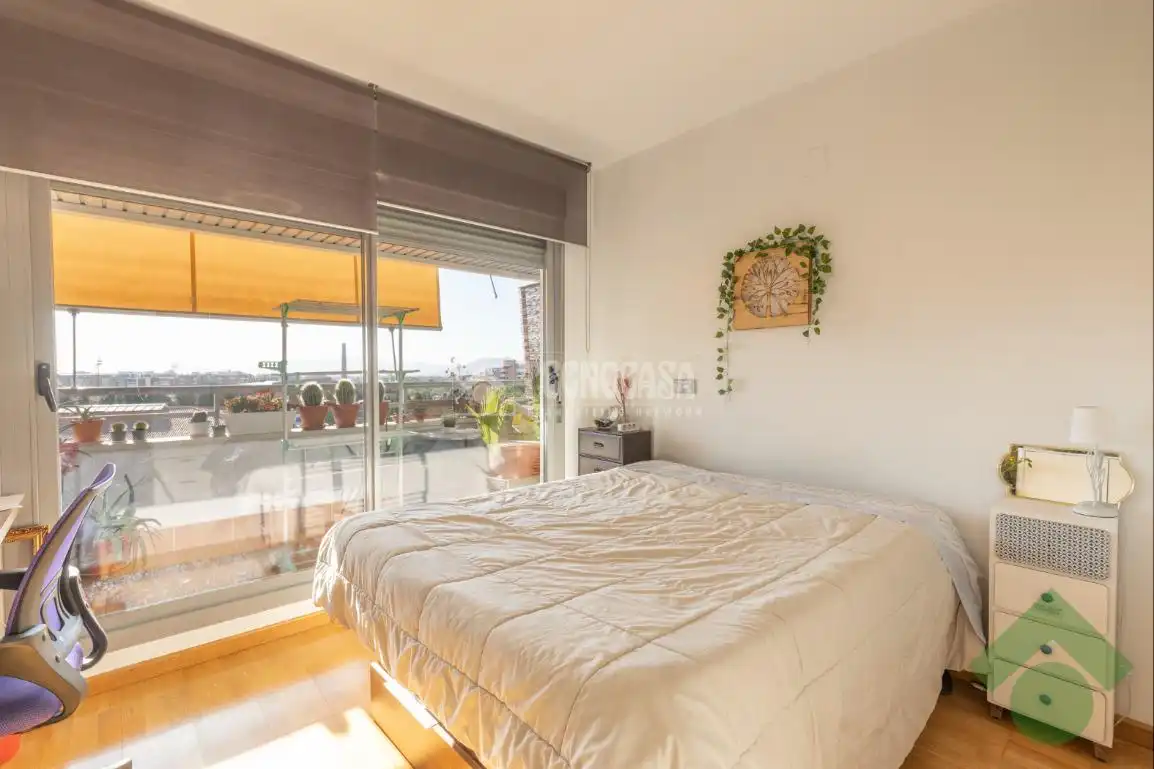Habitación de Piso en venta en Granada con Aire acondicionado, Calefacción y Piscina comunitaria