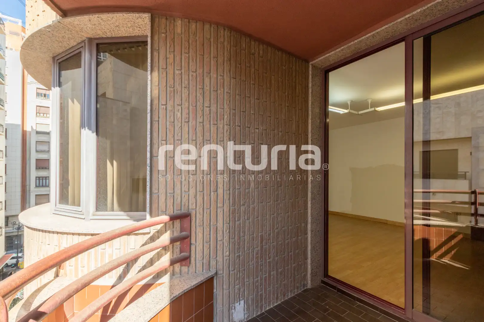 Piso en venta en Valencia con Aire acondicionado, Calefacción y Balcón
