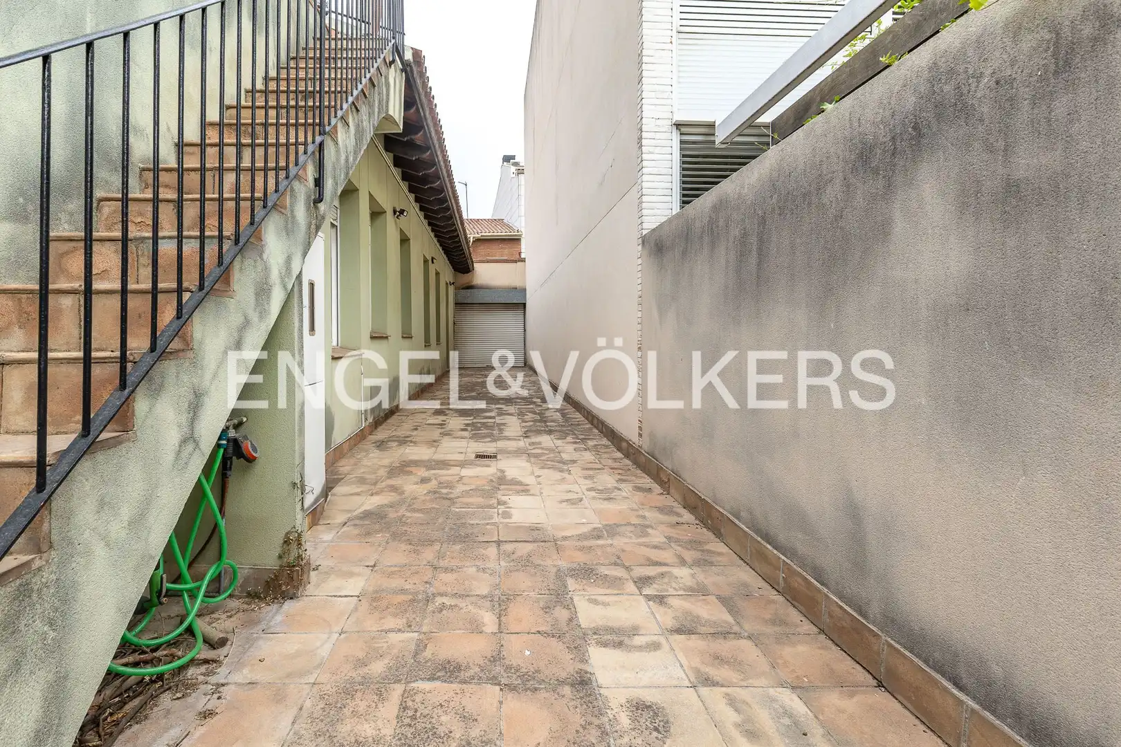 Terrassa de Casa adosada en venda en Sabadell amb Aire condicionat, Calefacció i Jardí privat