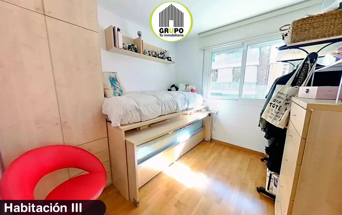 Dormitori de Pis en venda en Esplugues de Llobregat amb Aire condicionat, Calefacció i Parquet