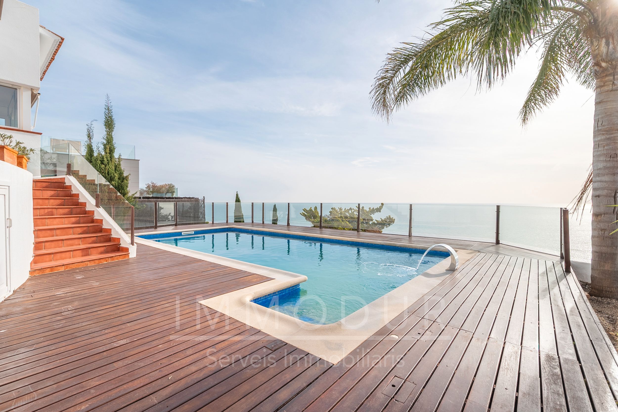 Piscina de Casa o xalet en venda en Sitges amb Aire condicionat, Calefacció i Jardí privat