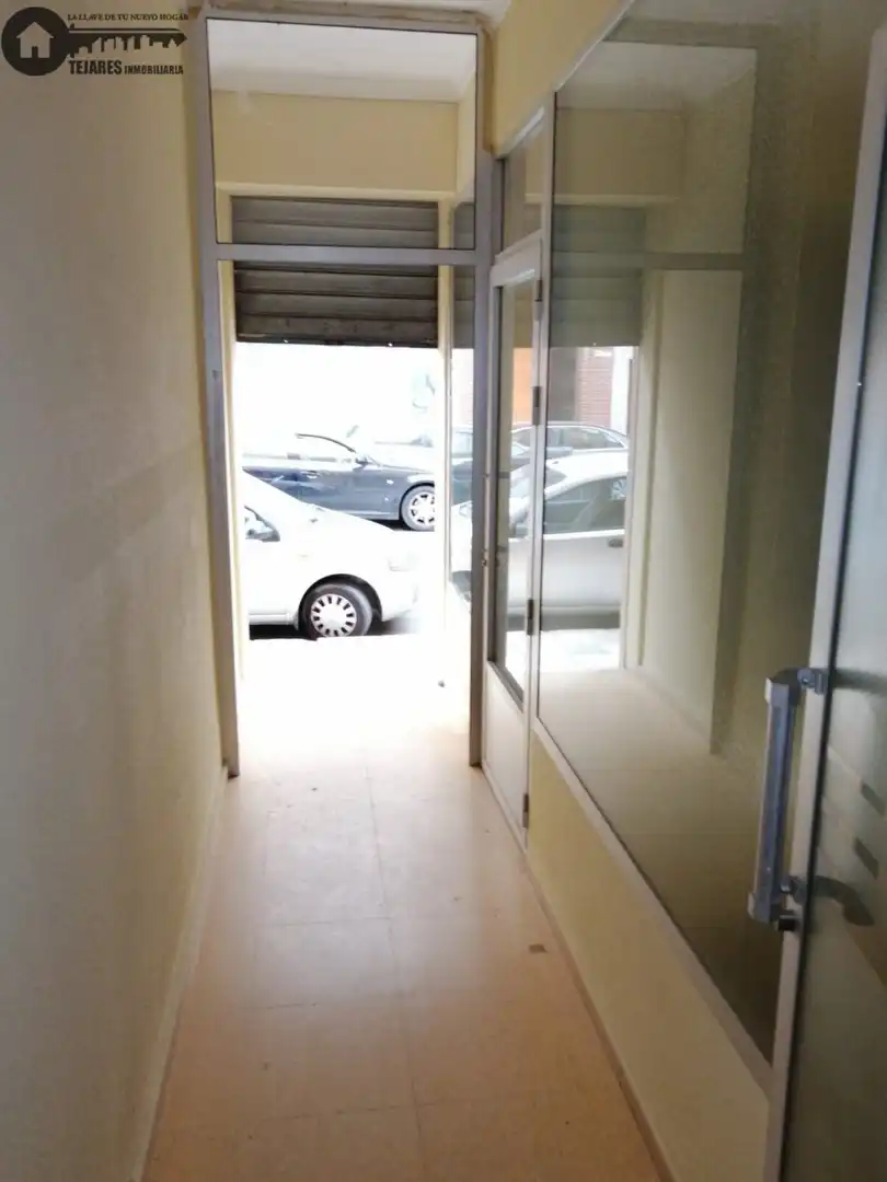 Local comercial en venda a El Pilar