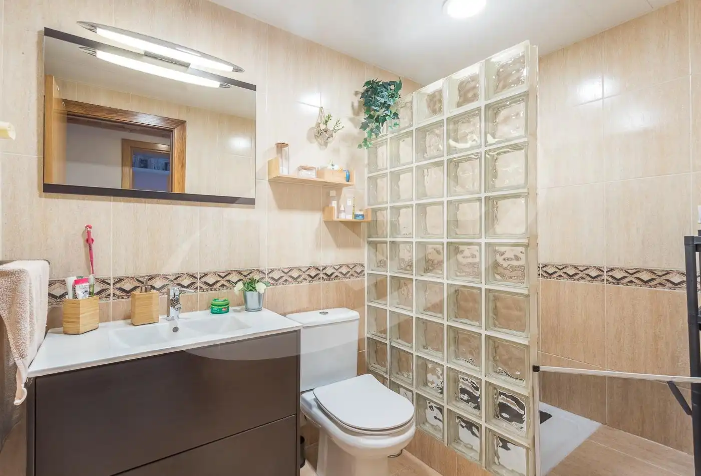Bathroom of Duplexes for sale in Sabadell  with Air Conditioner, Heating and Terrace