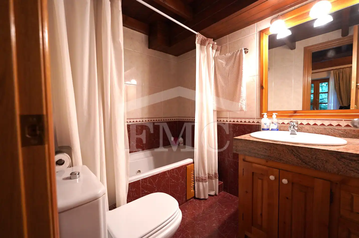 Bathroom of Houses for rent in Alp poble