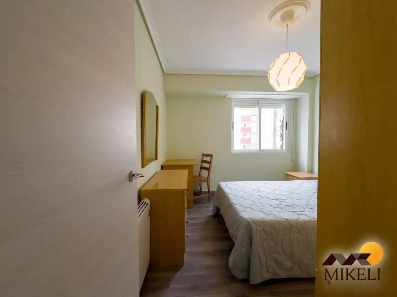 Schlafzimmer von Wohnung zur Miete in Santander mit Heizung, Terrasse und Möbliert