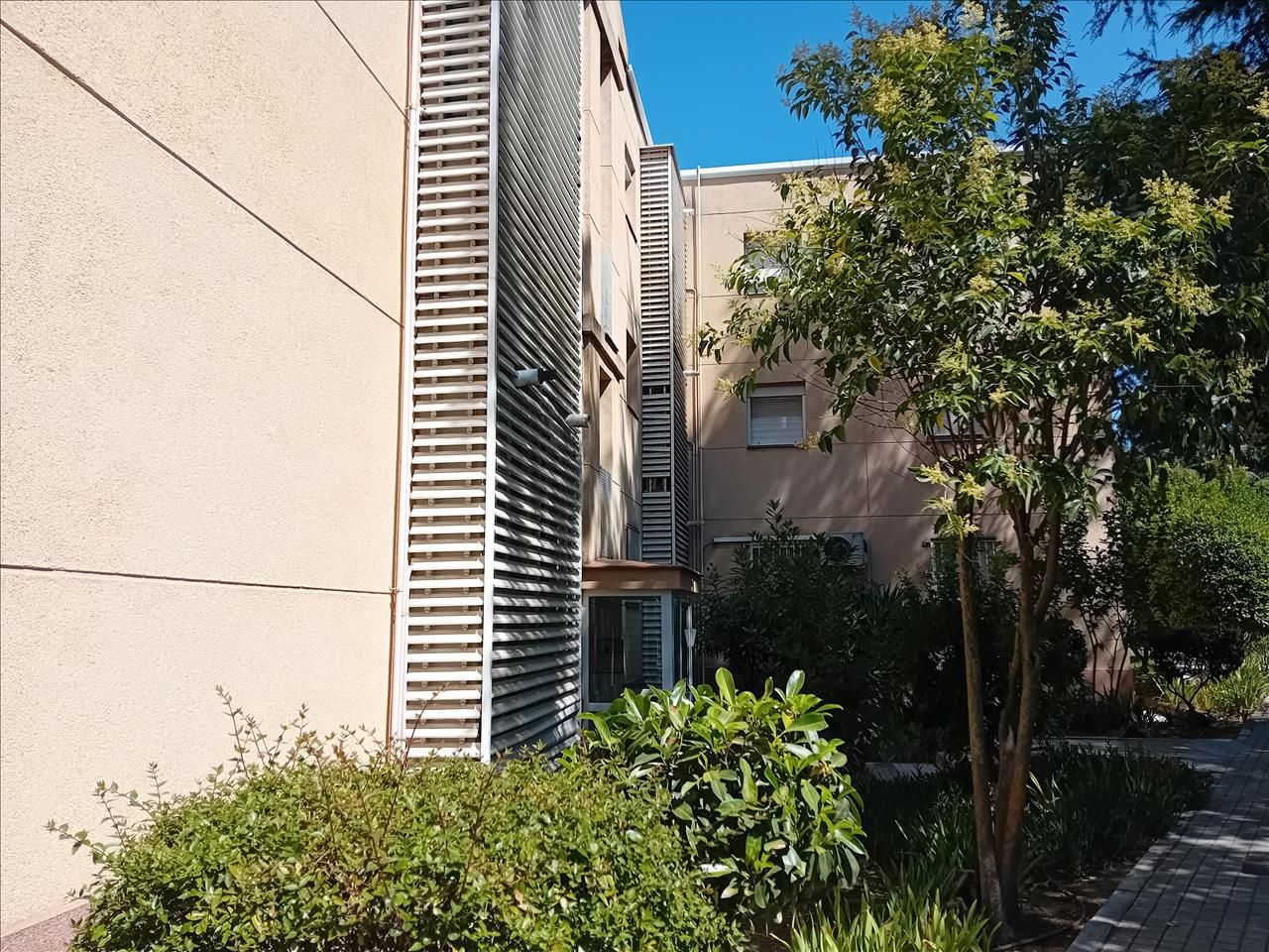 Vista exterior de Planta baixa en venda en  Madrid Capital amb Terrassa i Piscina