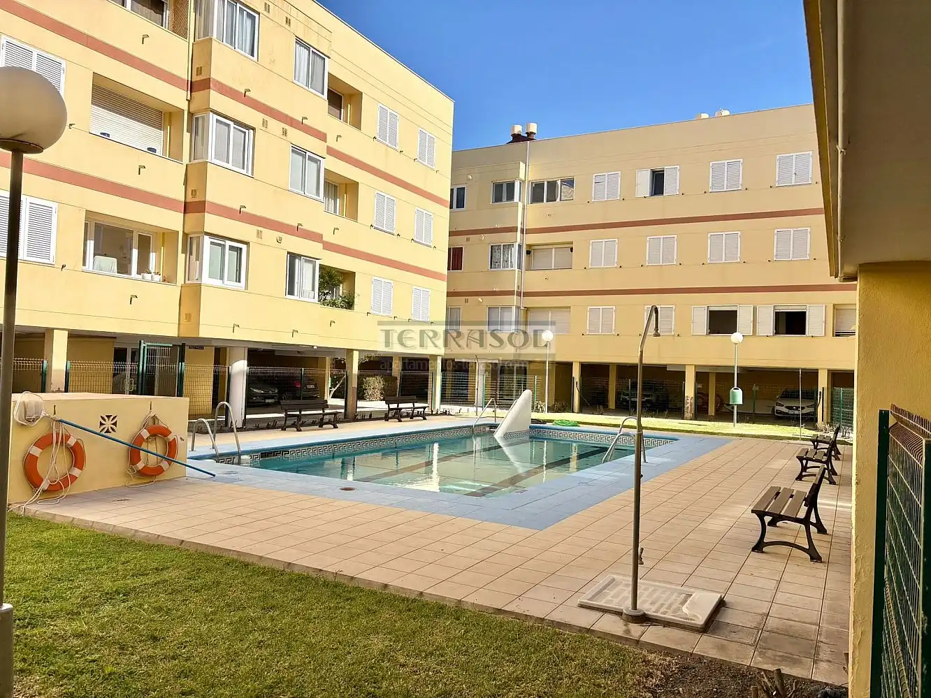Vista exterior de Apartament en venda en Vélez-Málaga amb Terrassa i Piscina