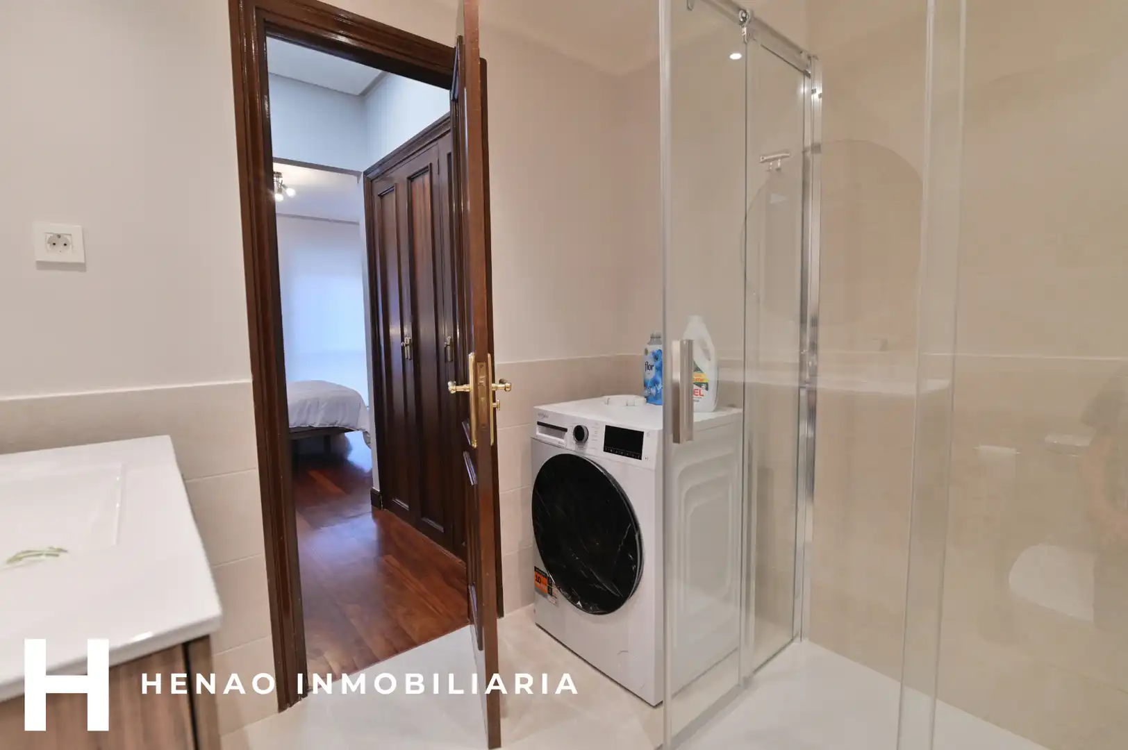 Baño de Piso en venta en Bilbao  con Calefacción, Parquet y Horno