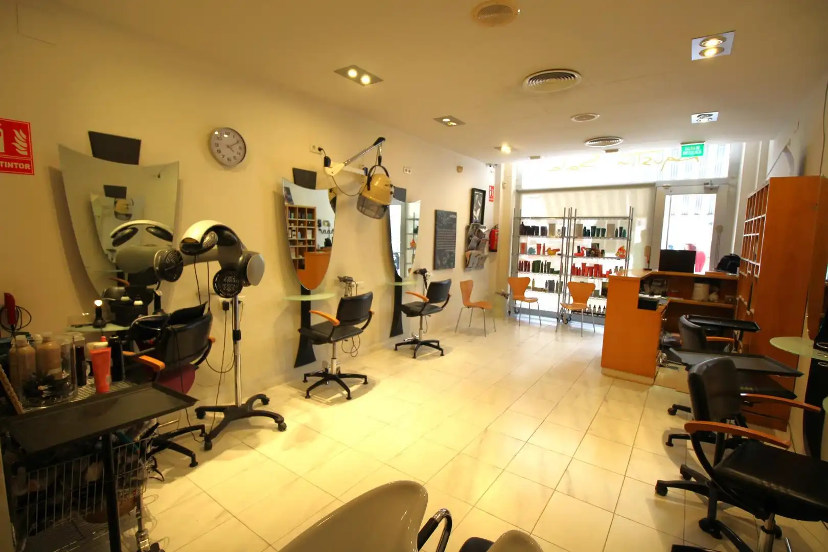 Commercial properties for sale in Alicante / Alacant  with Air Conditioner, Terrace and Furnished