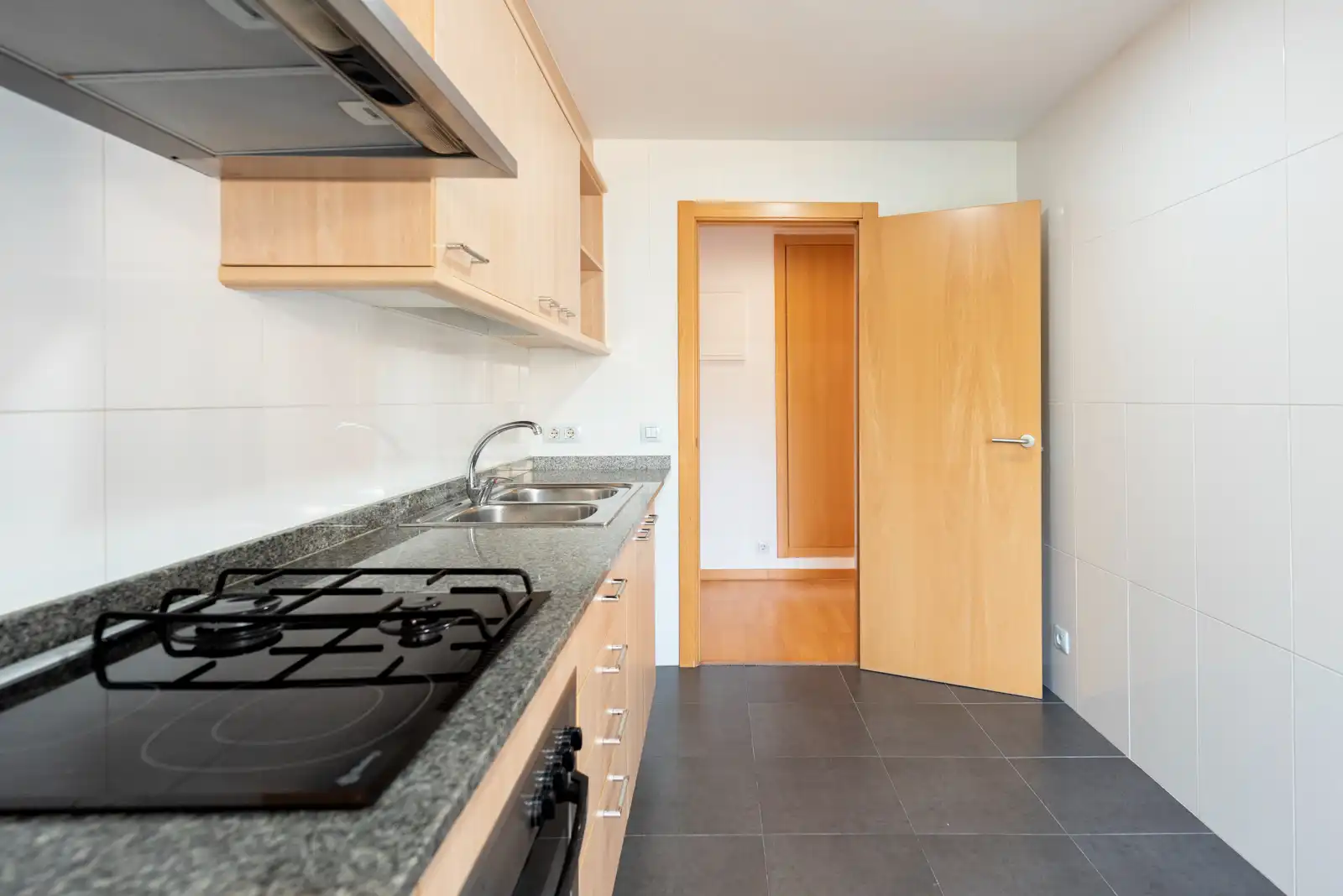 Kitchen of Flat for rent in Sabadell  with Heating, Parquet flooring and Oven