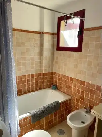 Bathroom of Ground floor for rent in Casares  with Air Conditioner, Private garden and Terrace