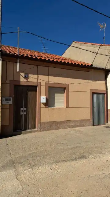 Vista exterior de Casa o xalet en venda en Burganes de Valverde, Zamora