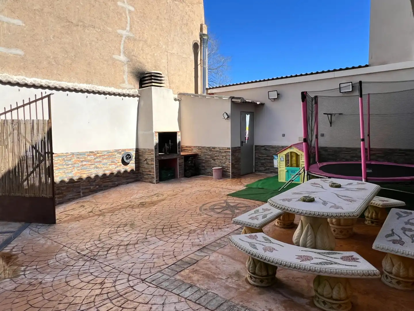 Chalet con terraza en venta en Villafranca de los Caballeros, imagen 4