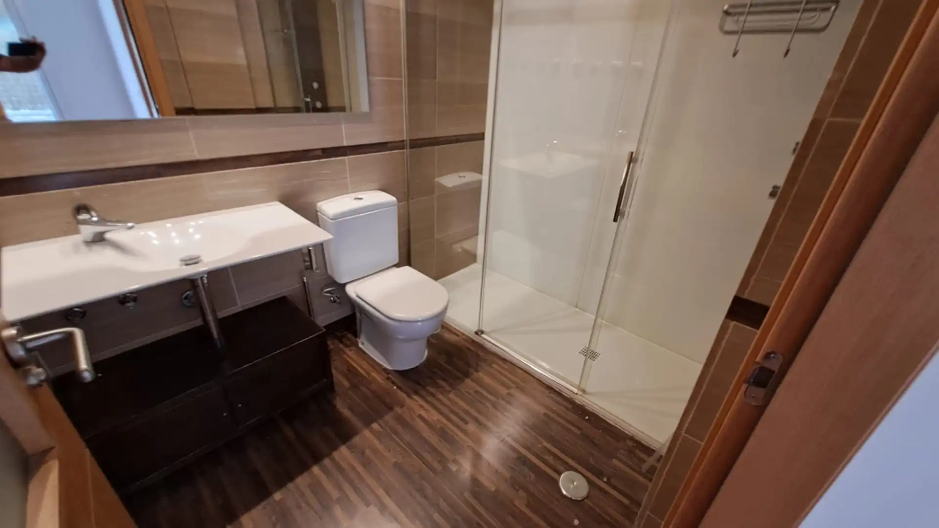 Badezimmer von Wohnung zur Miete in Madrid mit Klimaanlage, Heizung und Abstellraum